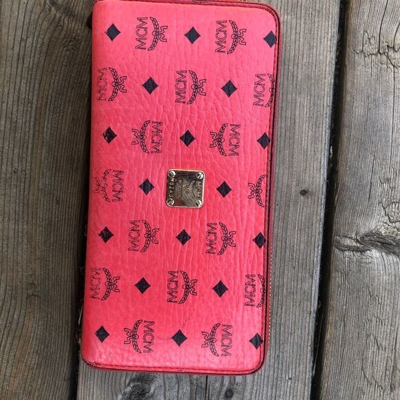 RED MCM Wallet With Removable Strap - Picture 2 of 16